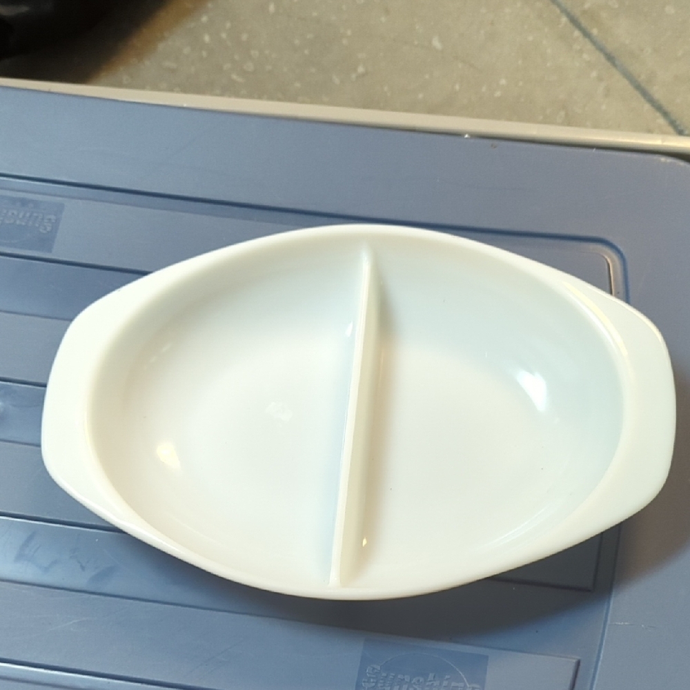Pyrex White Oval Divided Dish